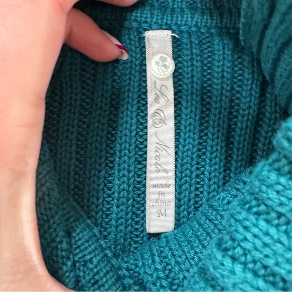 Leo & Nicole Blue Cowl Neck Sweater with Ribbed Knit - Picture 2 of 3